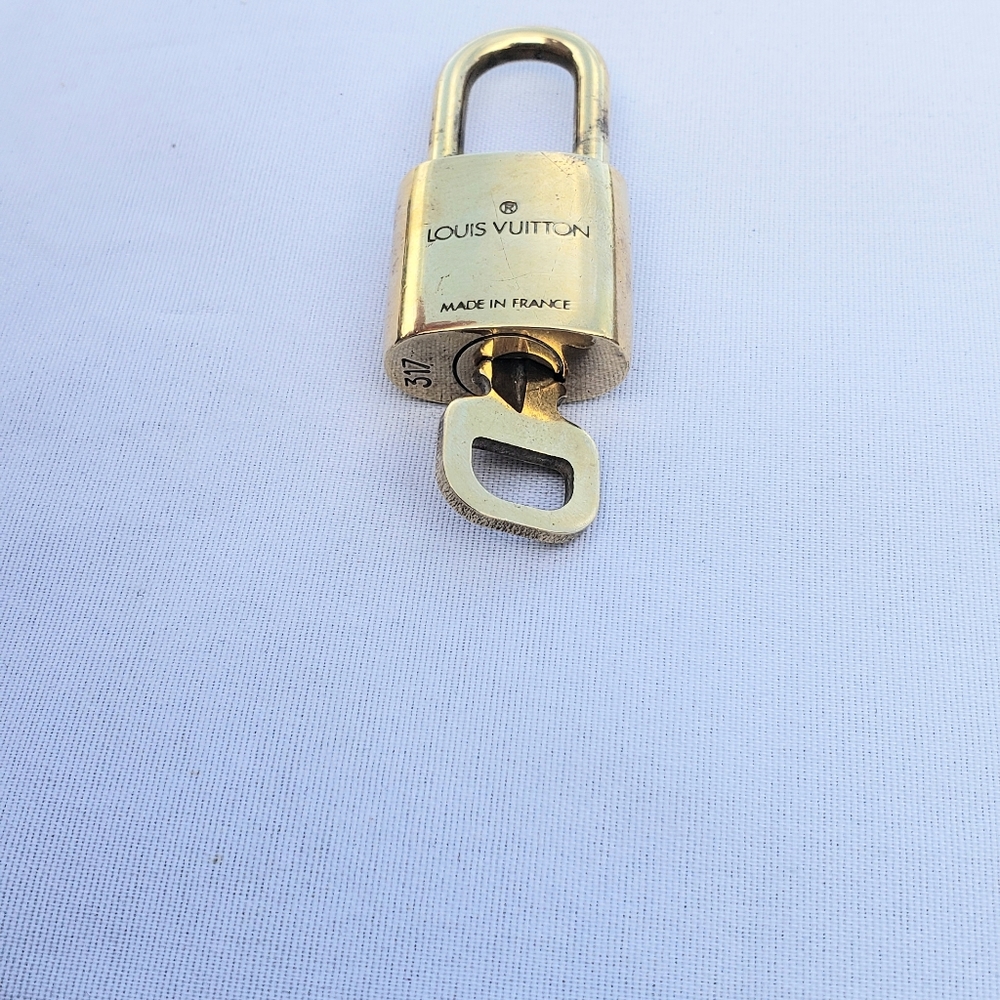 Authentic Louis Vuitton Padlock and Lock Key Gold - Picture 6 of 9